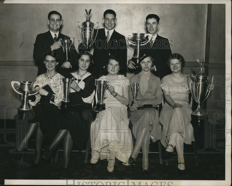 Load image into Gallery viewer, 1932 Press Photo 1932 4-H Club Prize Winners received their Cups - nef24822
