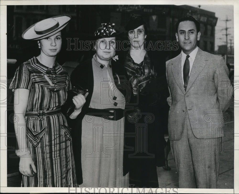 1937 Press Photo Members of Prominent Families of Mexico City on Pan American- Historic Images