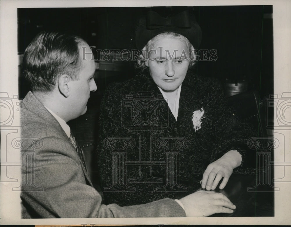 1944 Press Photo Eva Britz Questioned for Frank Starr Williams Murder