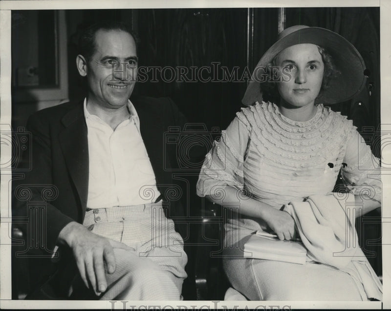 Load image into Gallery viewer, 1934 Press Photo John Jeske &amp; Wife Elaine Tell Kidnapping Story - nef24889

