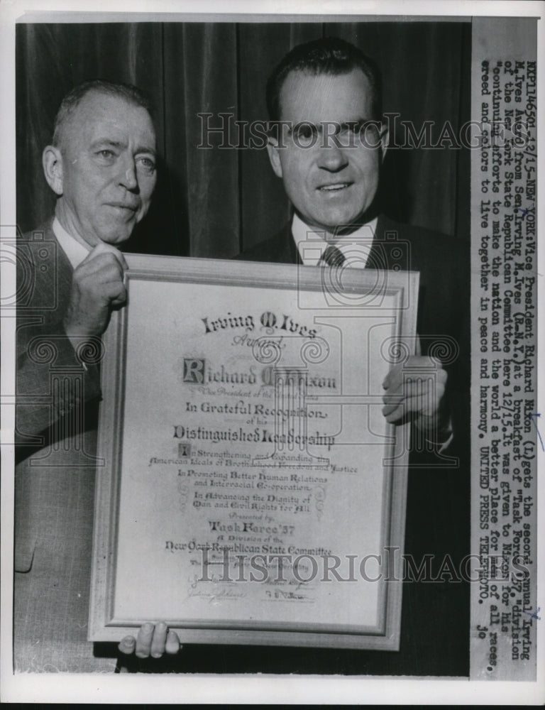 1957 Press Photo Richard Nixon Receives Irving M. Ives Award from Task Force