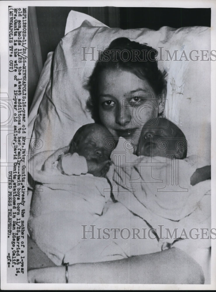 1955 Press Photo Patsy Cunitz Gives Birth to Twins, Minneapolis, Minnesota