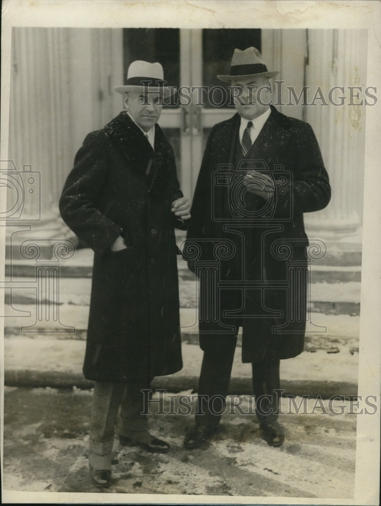 Load image into Gallery viewer, 1928 Press Photo Lawrene R Wilder Pres.of Transoceanic with Cmdr.Herbert Hartley
