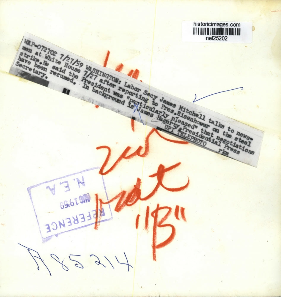 1959 Press Photo James Mitchell Talks To Newsmen at The White House - nef25202