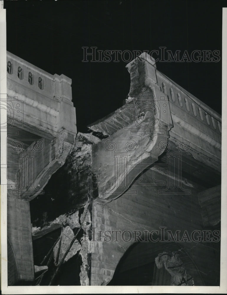 1937 Press Photo Elysian Park Bridge Damaged After Landslide - nef25313