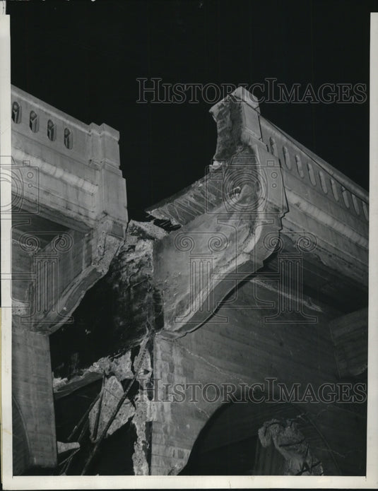 1937 Press Photo Elysian Park Bridge Damaged After Landslide - nef25313
