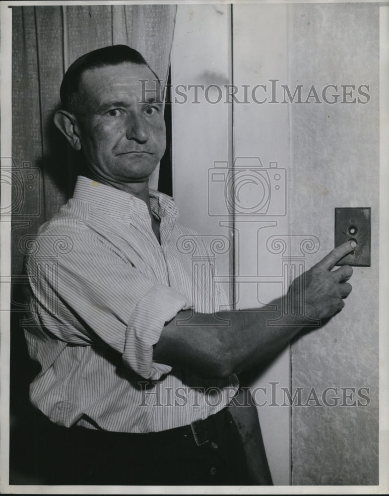 1939 Press Photo John Van Steen Applies as Detroit Executioner to Avoid WPA