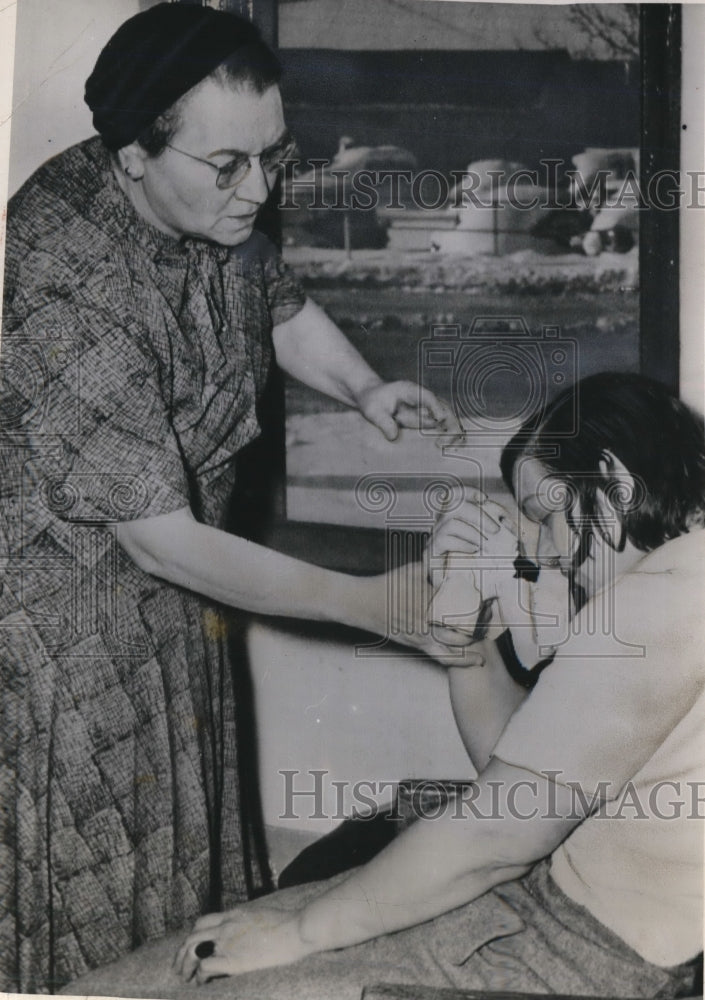 1952 Press Photo Marie Jeanne d&#39;Arc Machaud in Coconino County Jail for Robbery