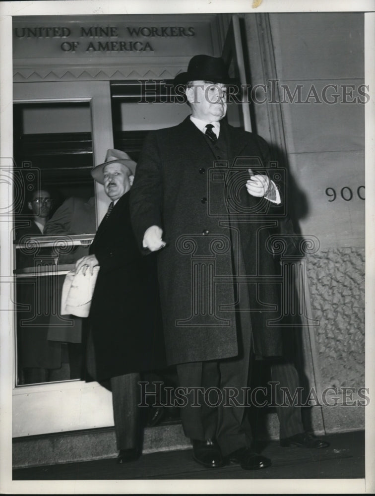 1946 Press Photo John L. Lewis at Miners' Headquarters, Washington, D.C.