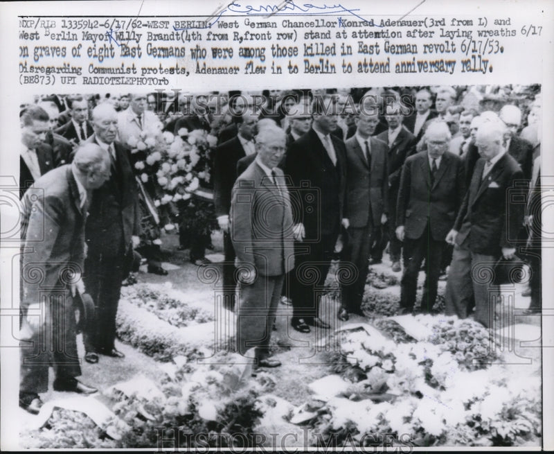 Load image into Gallery viewer, 1962 Press Photo Konrad Adenauer, Willy Brandt at Revolt Victims' Funeral Berlin
