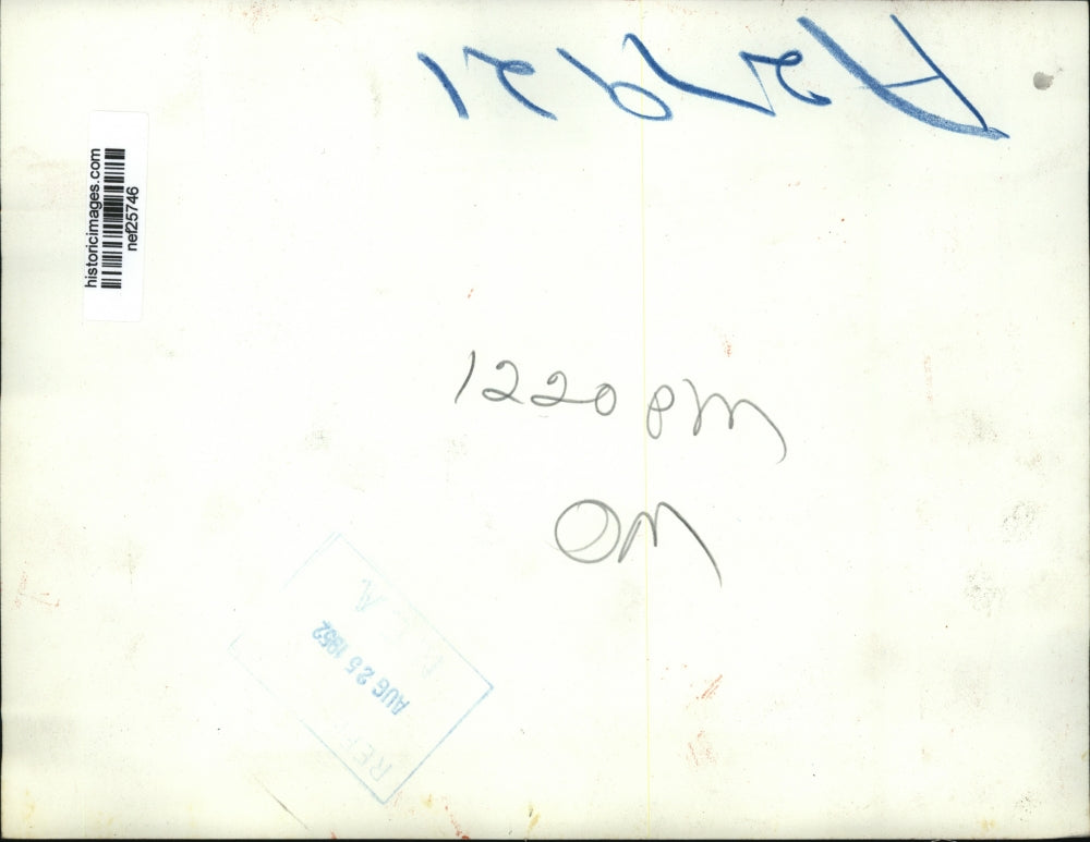 1952 Press Photo Stephen Mitchell with President Truman at the White House