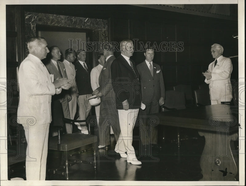 Load image into Gallery viewer, 1932 Press Photo President Hoover as he arrived on the platform to talk
