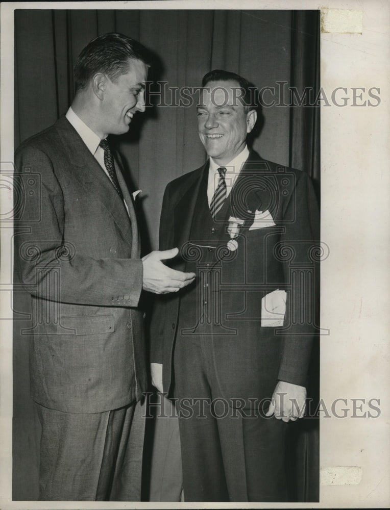 1947 Press Photo Franklin Roosevelt Jr and Joseph Carr at Young Democrat Meeting