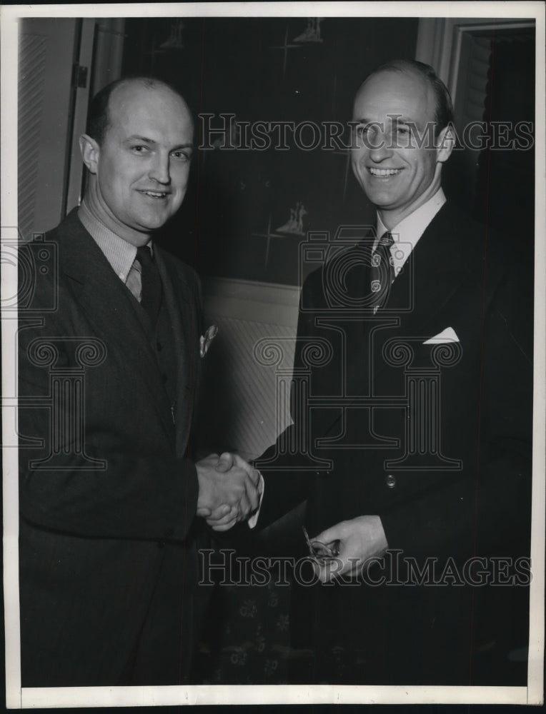 Load image into Gallery viewer, 1949 Press Photo James Roosevelt and Dr Lafe Ludwig at Somerset House Night Club

