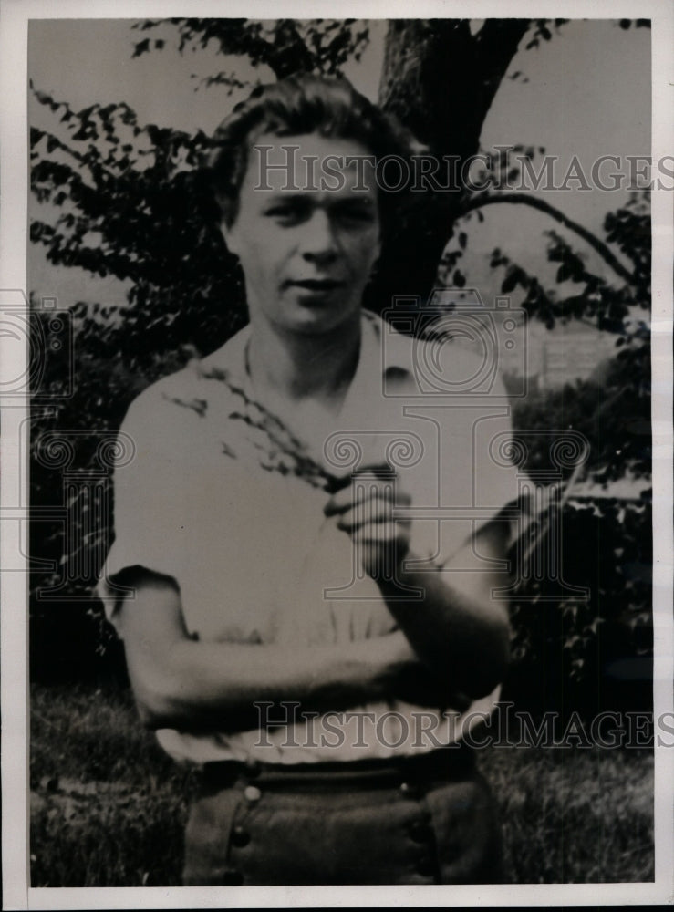 Load image into Gallery viewer, 1941 Press Photo Gabriella Sullivan Shot to Death Found in Dwelling - nef25953
