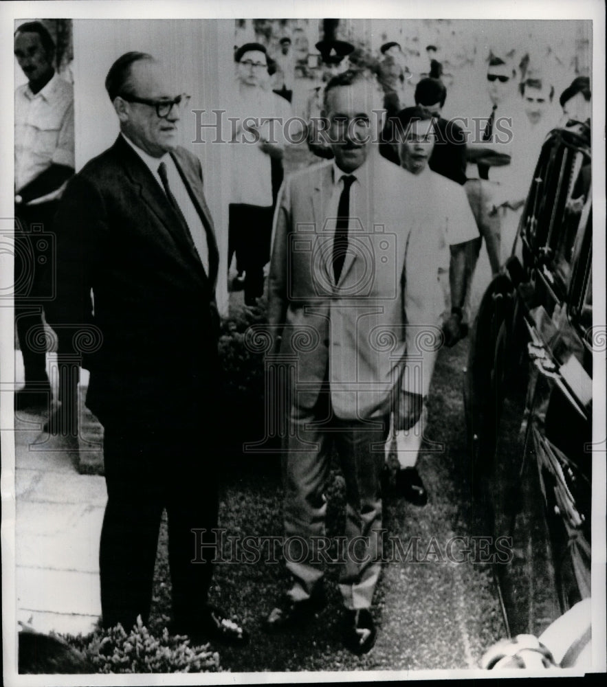 1968 Press Photo Sir donald Hopson, Sir David French in Hong Kong - nef26128