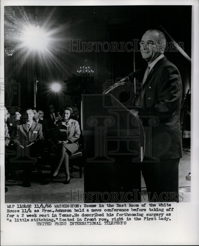 Load image into Gallery viewer, 1966 Press Photo President Lyndon Johnson at News Conference, Washington, D.C.
