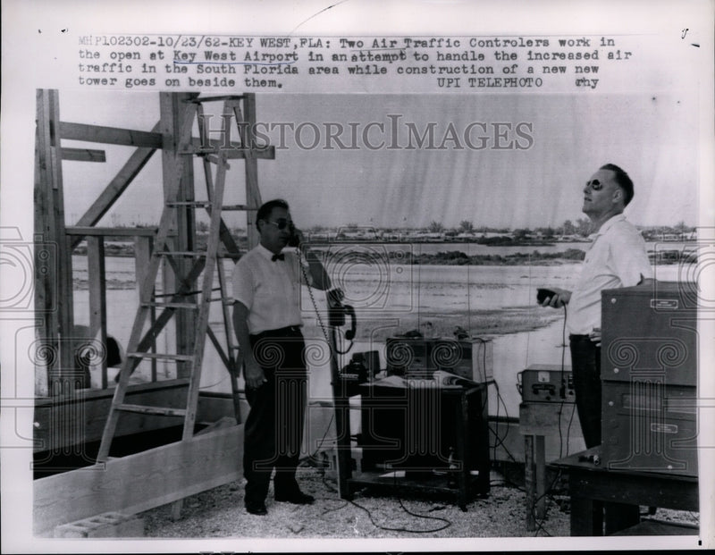 Load image into Gallery viewer, 1962 Press Photo Air Traffic Controllers at Key West Airport, Florida
