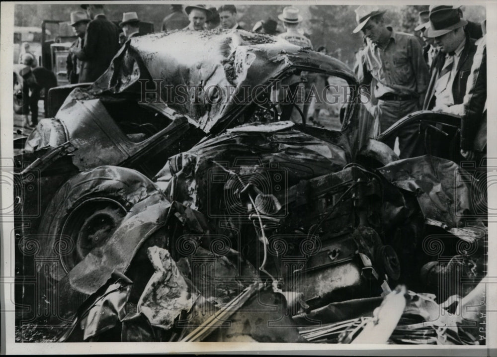 1939 Press Photo Marshall, Texas Gasoline Truck Wrecked and Burned Killing Six