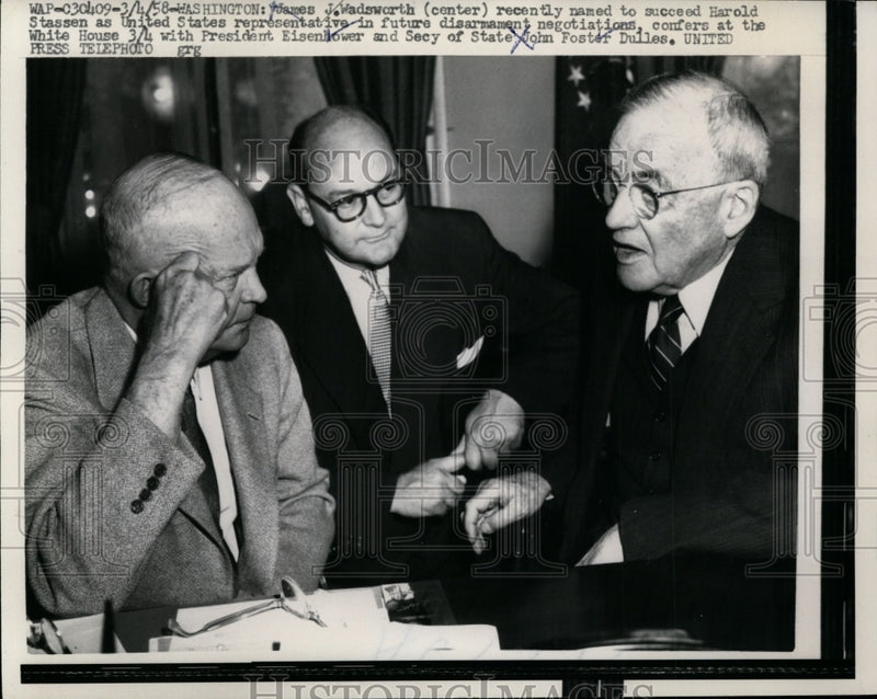 Load image into Gallery viewer, 1958 Press Photo Pres.Dwight Eisenhower with James J.Wadsworth, Foster Dulles
