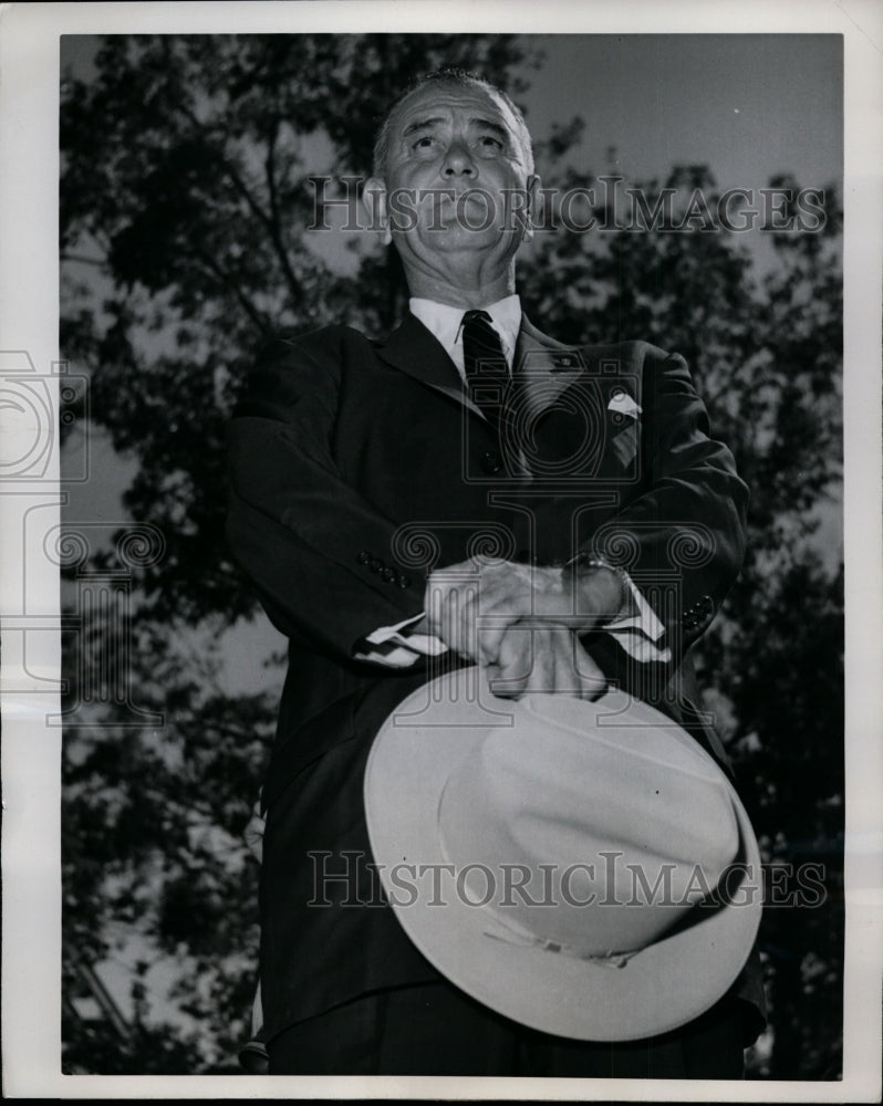 1960 Press Sen Johnson Shows He Has Plenty Height Himself While Campaigning