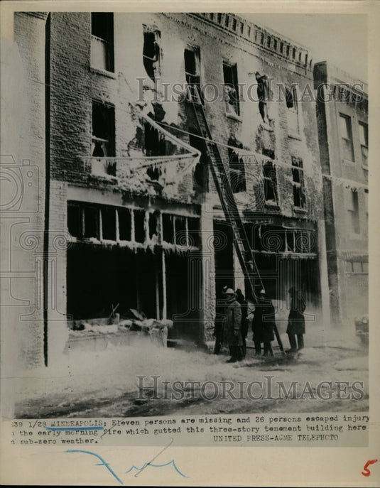 1952 Press Photo Fire Damage at Tenement Building, Mineapolis - nef26586