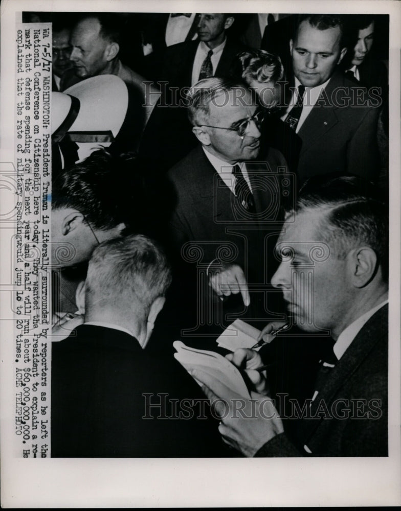 1951 Press Photo Harry S. Truman, Reporters @ National Conference on Citizenship