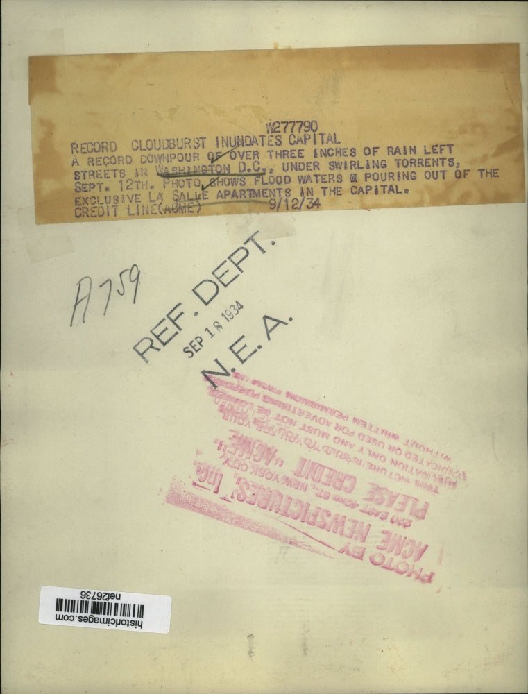 1934 Press Photo flood at La Salle Apartments, Washington, D.C. - nef26736