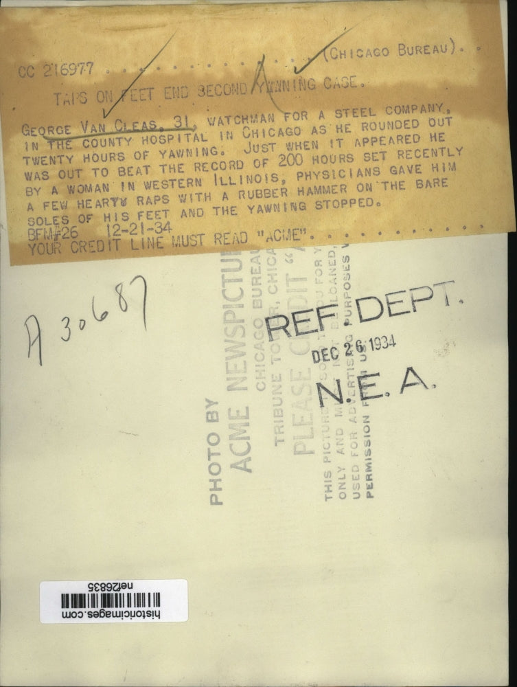 1934 Press Photo George Van Cleas in chicago Hospital After 20 Hours Yawning