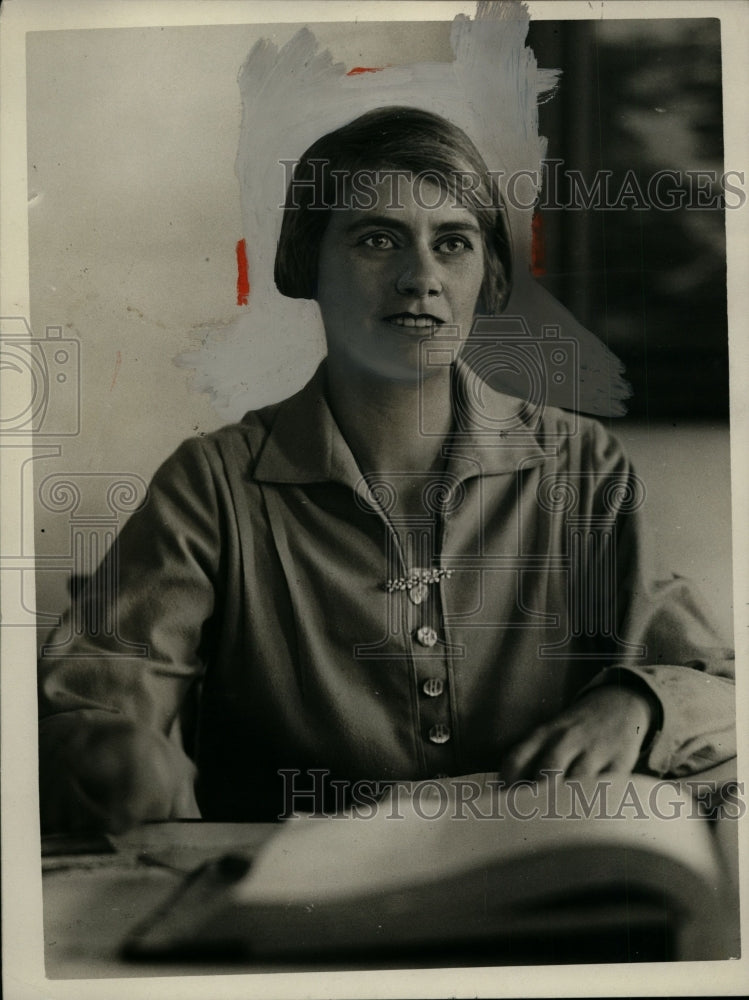 1926 Press Photo Viola Coser, Employee of Carnel Realty Co. - nef26866