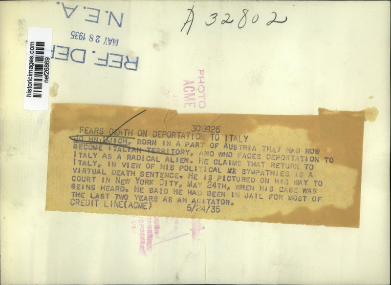 Load image into Gallery viewer, 1935 Press Photo John Djich faces deportation to Italy as a radical alien
