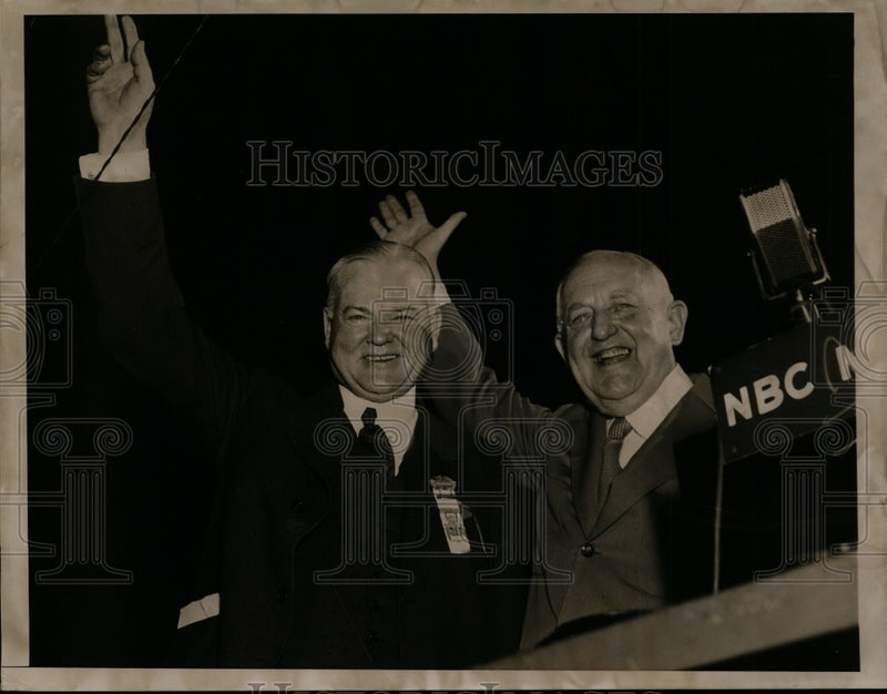 Load image into Gallery viewer, 1936 Press Photo Pres.Herbert Hoover and Bernard Snell - nef26884
