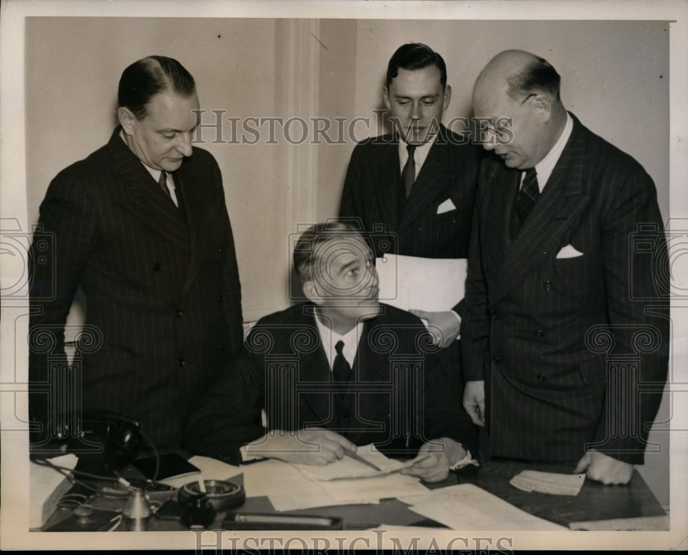 1939 Press Photo Finnish Military in Washington For Loan - nef26985