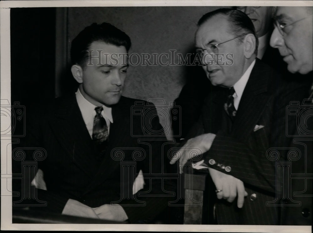 1938 Press Photo Rudolph Sikora Testifies in Edward Soloman Murder Trial Chicago