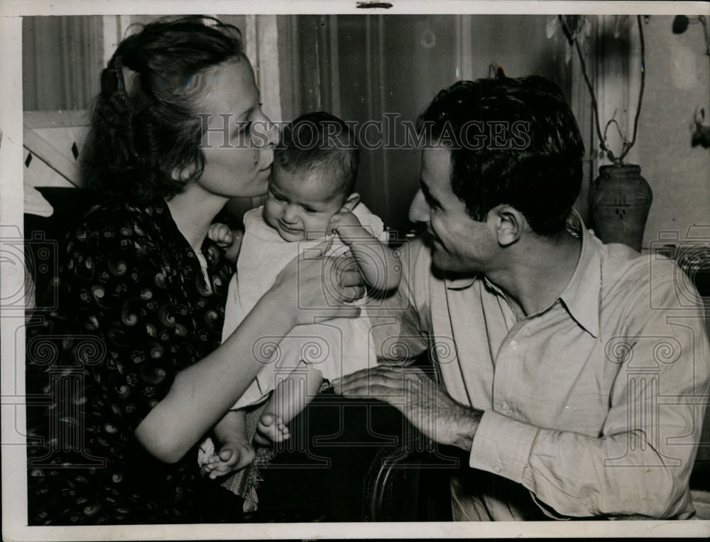 1937 Press Photo Diane Lucas Returned to Parents after Chicago Kidnapping