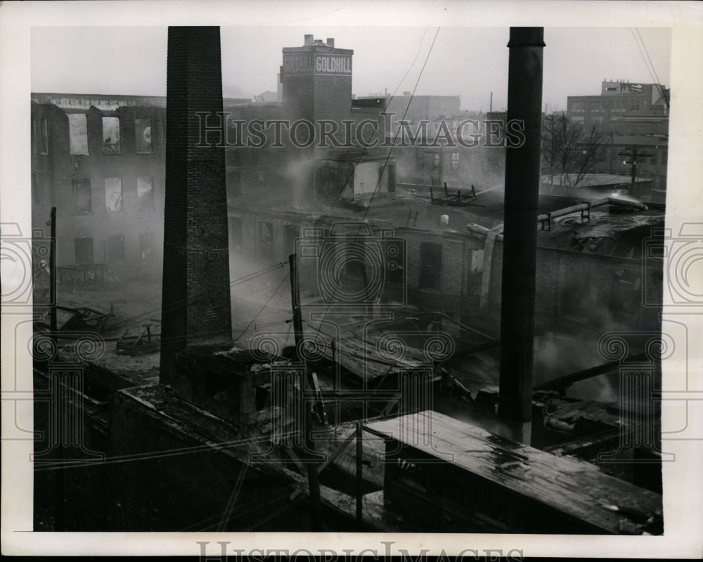 1945 Press Photo Cat causes a 4-alarm fire on a barrel of naptha - nef27163