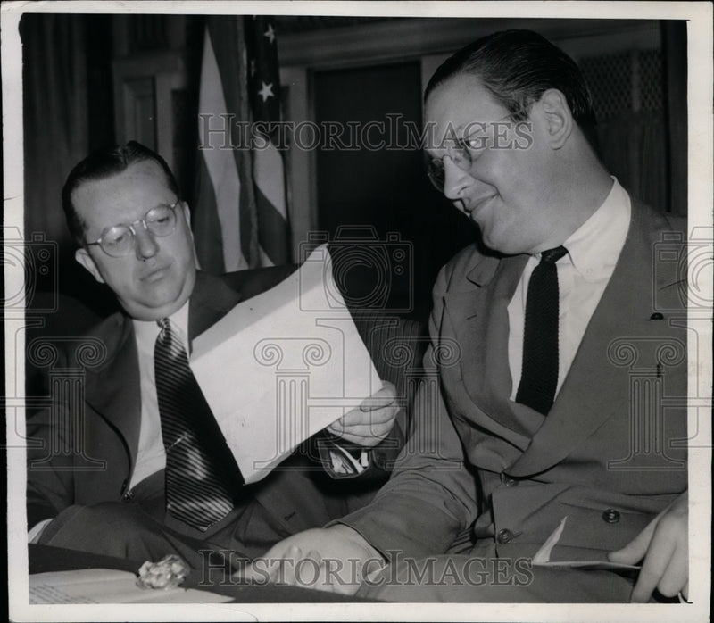 Load image into Gallery viewer, 1942 Press Photo James Downes Jr, Paul Porter at Real Estate Boards Meeting
