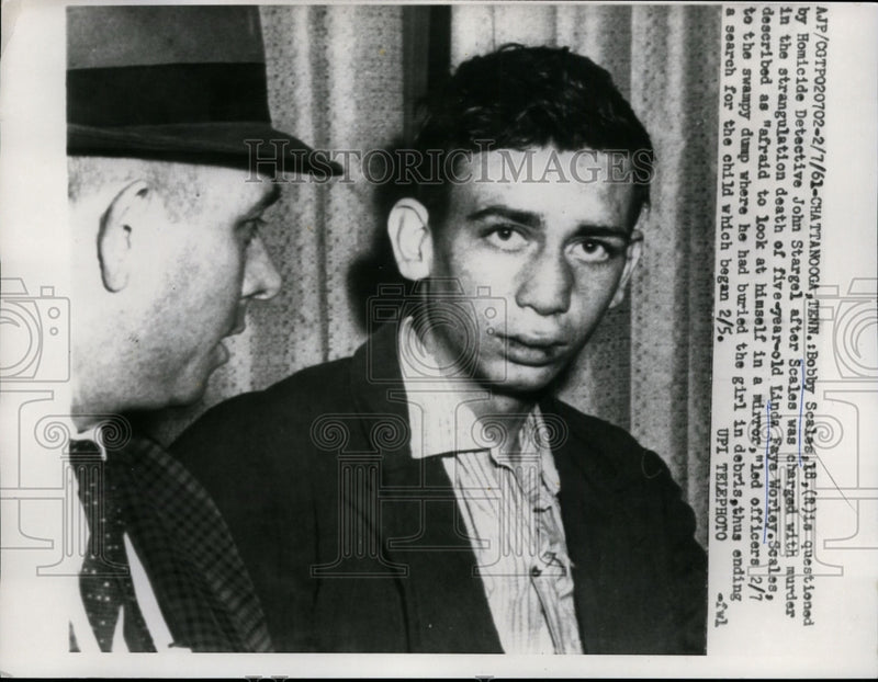 Load image into Gallery viewer, 1961 Press Photo Bobby Scales of Chattanooga Questioned in Murder - nef27216
