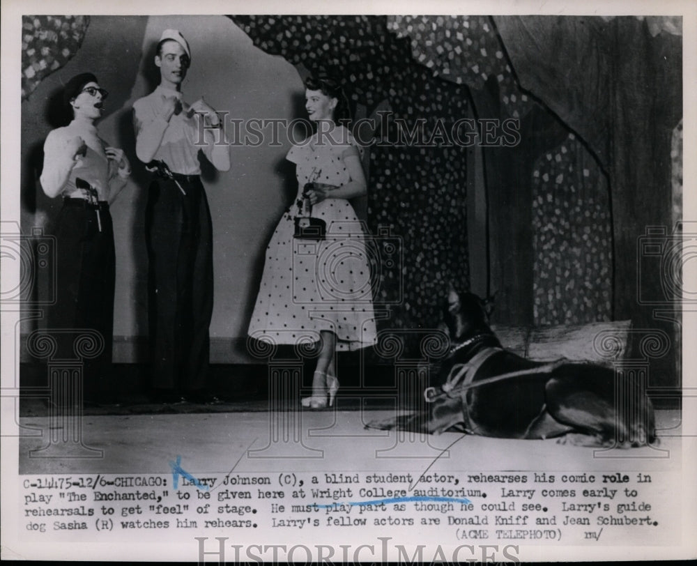 1951 Press Photo Larry Johnson Blind Wright College &quot;The Enchanted&quot; Actor- Historic Images