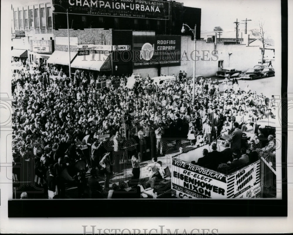 1956 Press Photo Richard Nixon Addresses Champaign-Urbana Whistle Stop