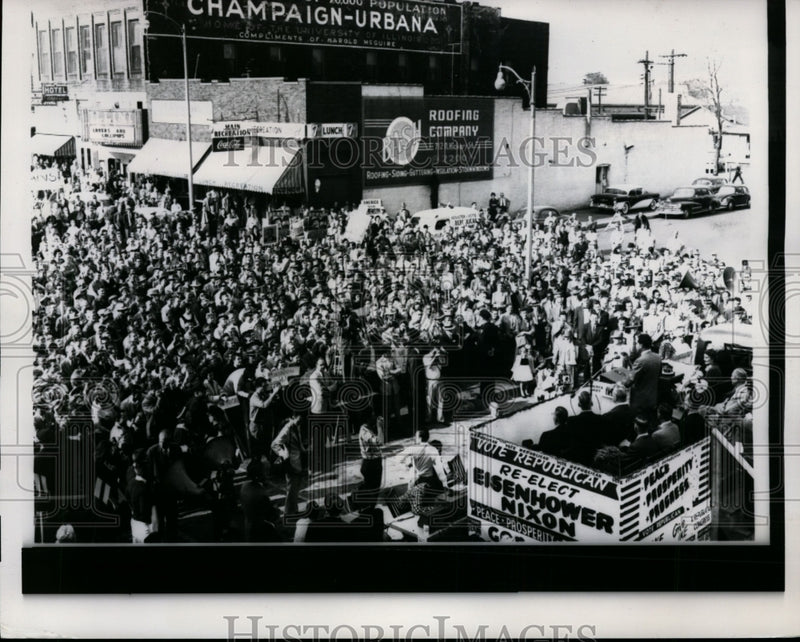 Load image into Gallery viewer, 1956 Press Photo Richard Nixon Addresses Champaign-Urbana Whistle Stop
