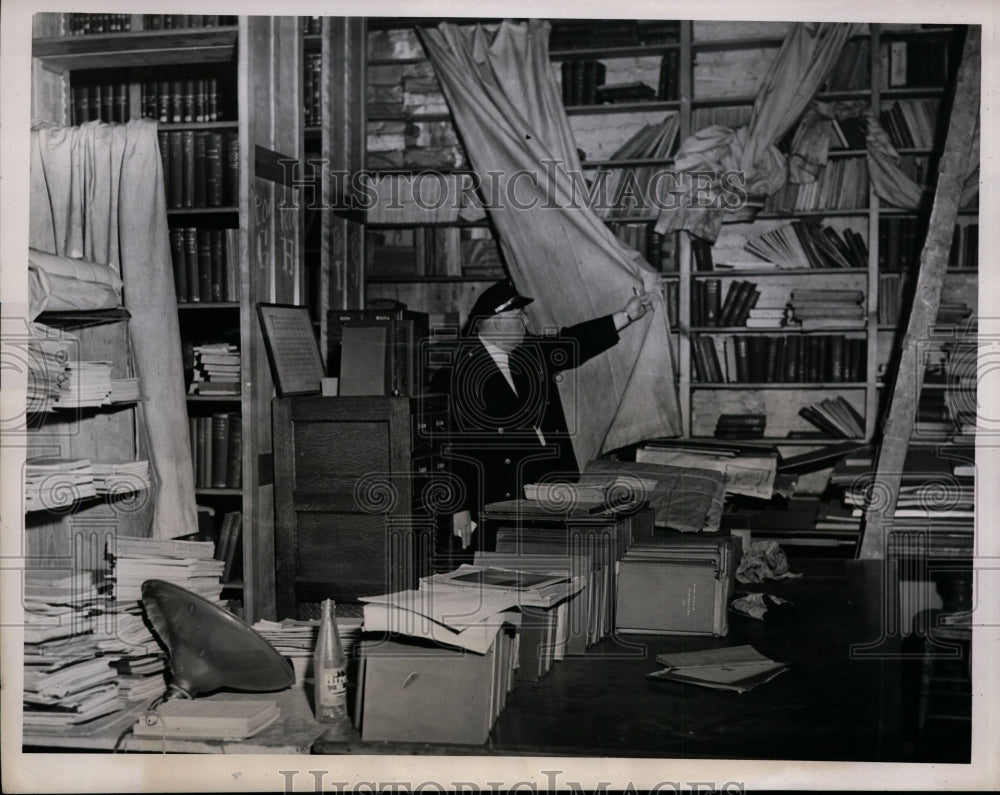 1947 Press Photo City Declares Case School a Fire Hazard - nef27349