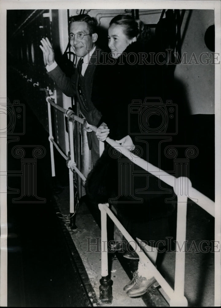 Load image into Gallery viewer, 1939 Press Photo Rev.G.K.Wiencke,Lutheran Pastor with his German bride
