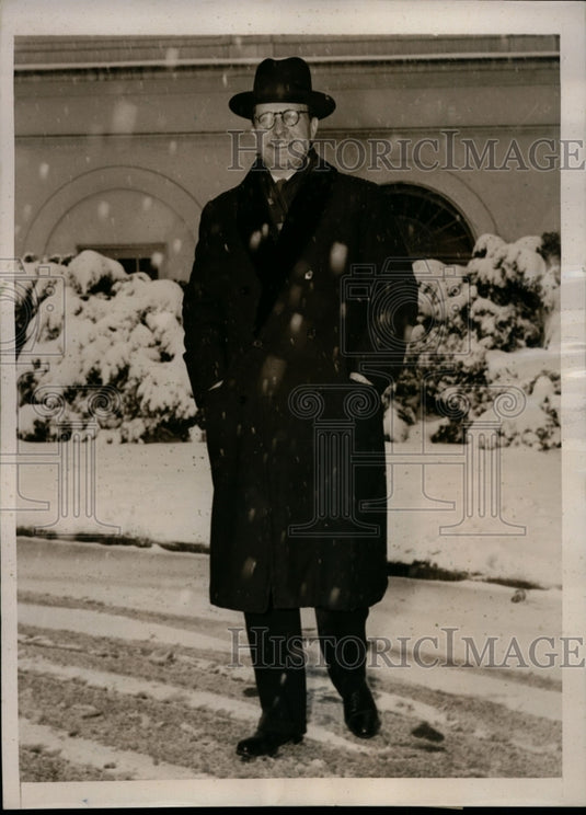 1939 Press Photo With Heavy Snow Fall Rene Blum Arrived on Time at White House