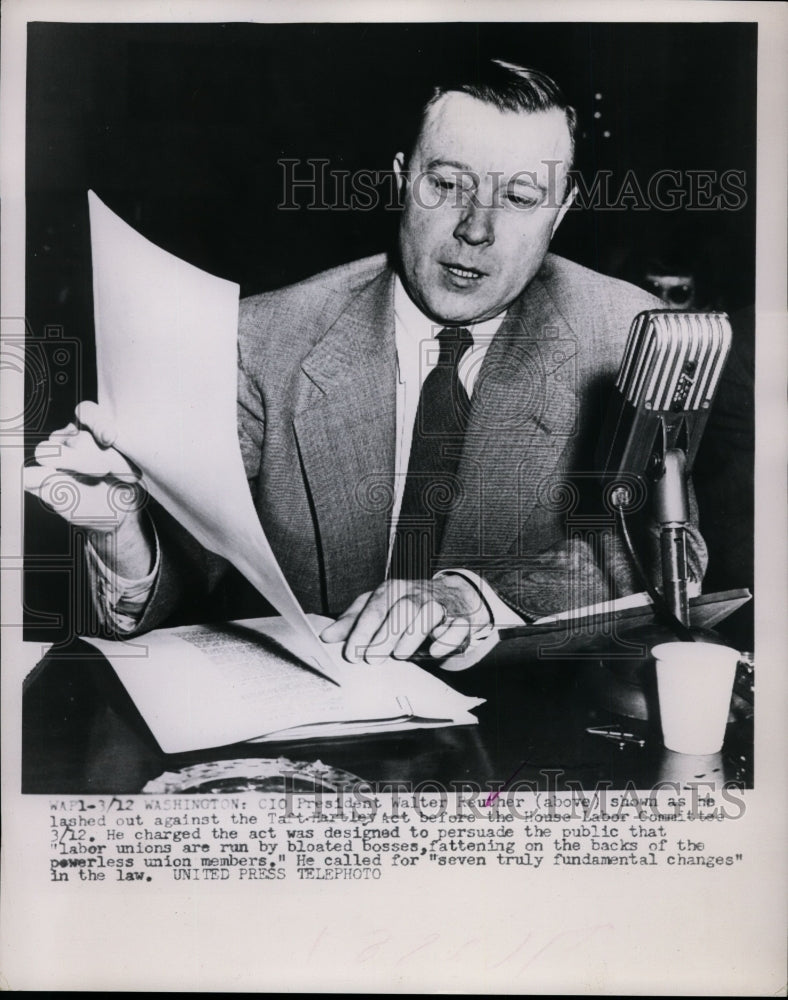 1953 Press Photo Pres. Walter Reuther attacks the Taft-Hartley Act at Labor mtg.