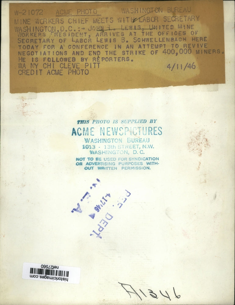 1946 Press Photo UMW head John Lewis going to Secy of Labor Schwellenbach's ofc.