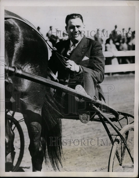 1937 Press Photo Gov. Olin Johnston driving trotter Hollyrood Robin, Aiken, SC