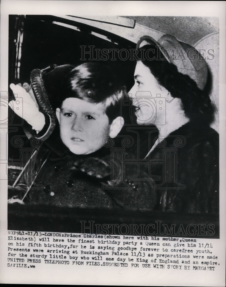 1953 Press Photo Queen Elizabeth &amp; Prince Charles on His 5th Birthday - Historic Images