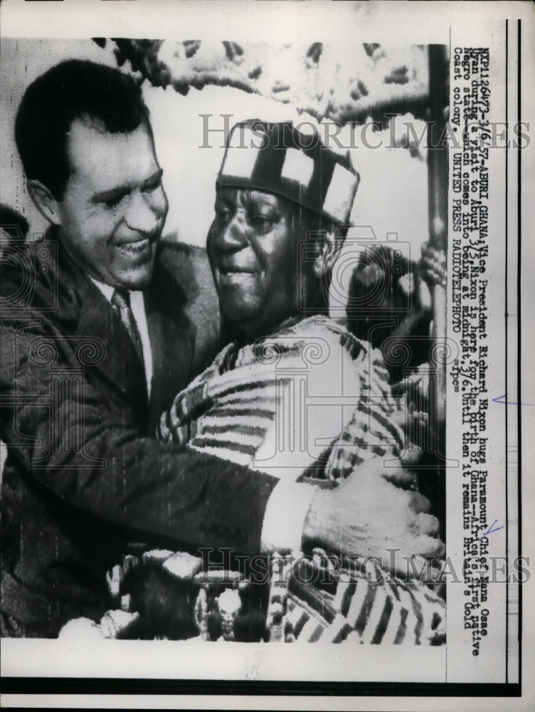 1957 Press Vice Pres Nixon Hugs Paramount Chief Nana Osse Uyan During Visit- Historic Images