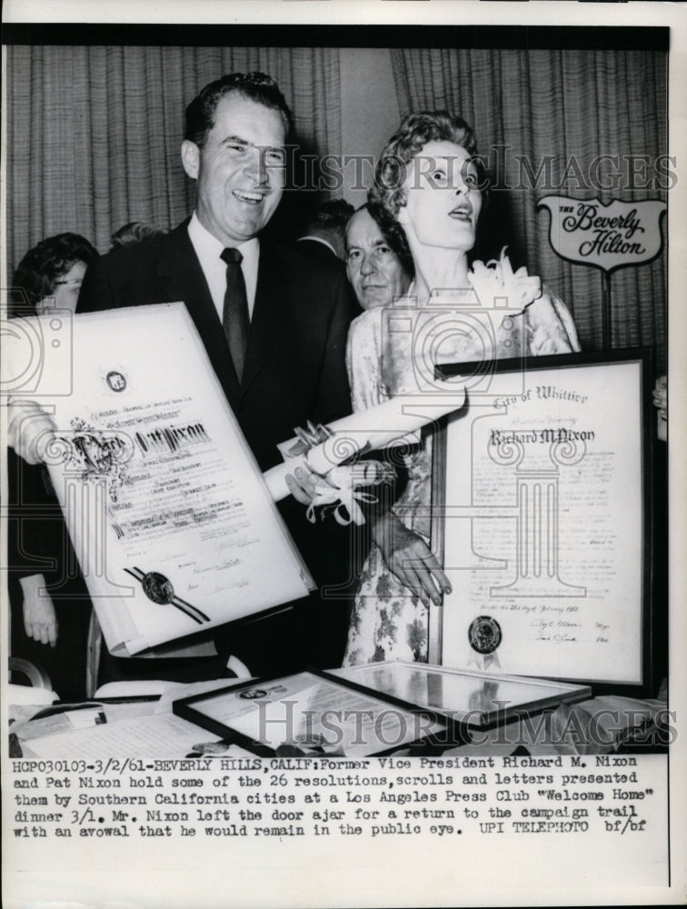 Load image into Gallery viewer, 1961 Press Photo Richard Nixon, Wife Pat at Los Angeles Press Club Dinner

